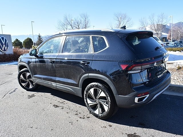 2025 Volkswagen Taos SE photo 4