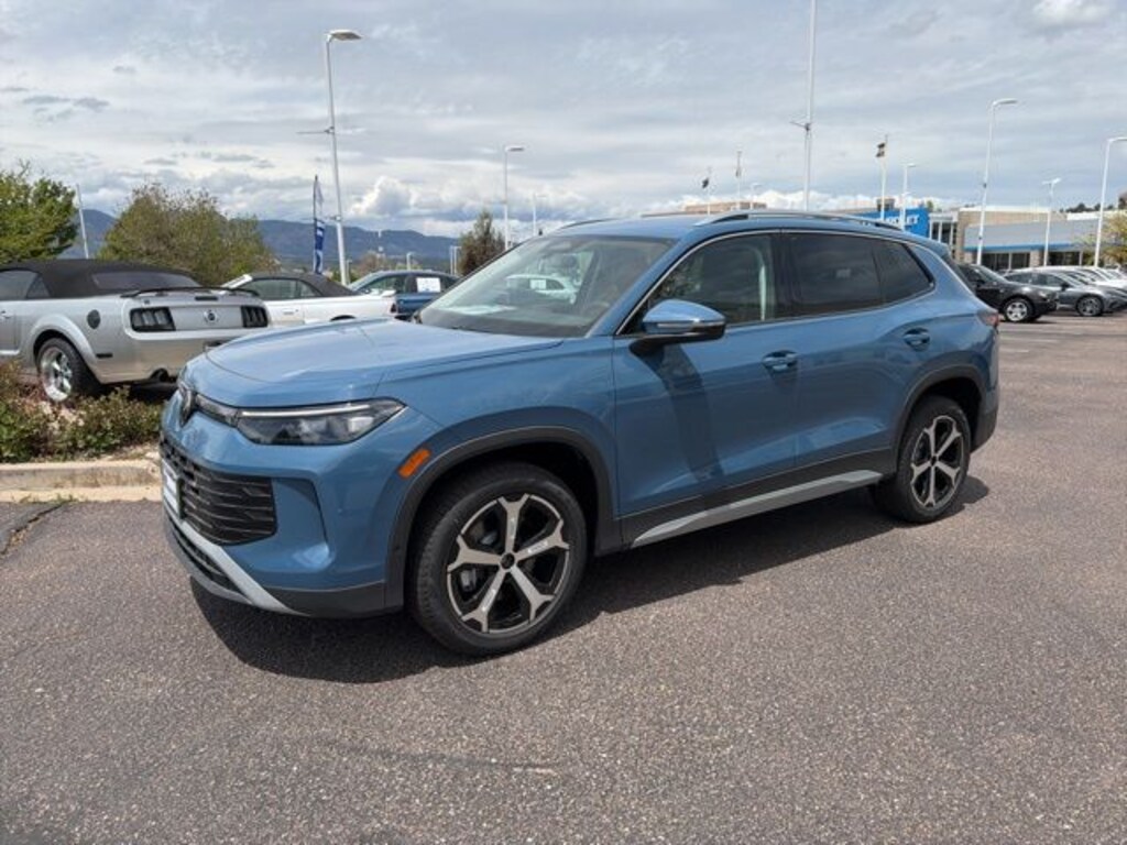 New 2026 Volkswagen Tiguan 2.0T SE SUV