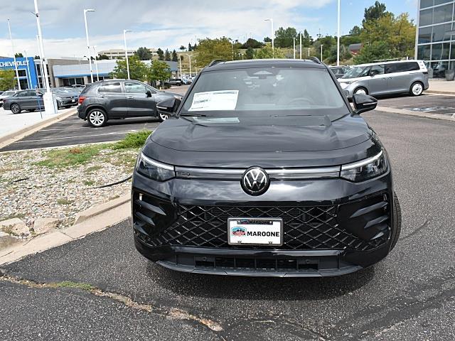2025 Volkswagen Tiguan SE R-Line Black photo 2