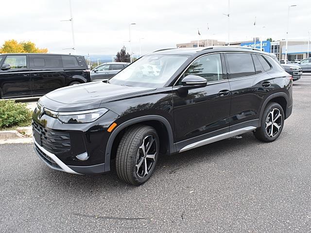 2025 Volkswagen Tiguan SE photo 2