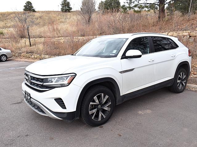 2020 Volkswagen Atlas Cross Sport SE photo 2