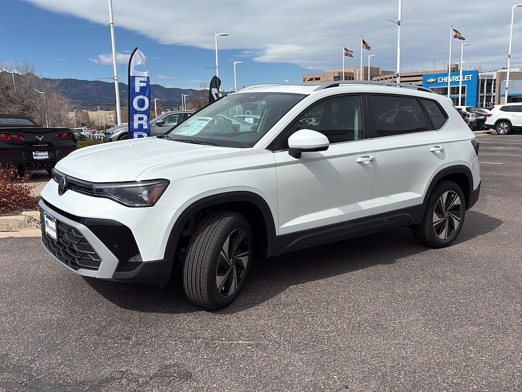 New 2026 Volkswagen Taos SE SUV