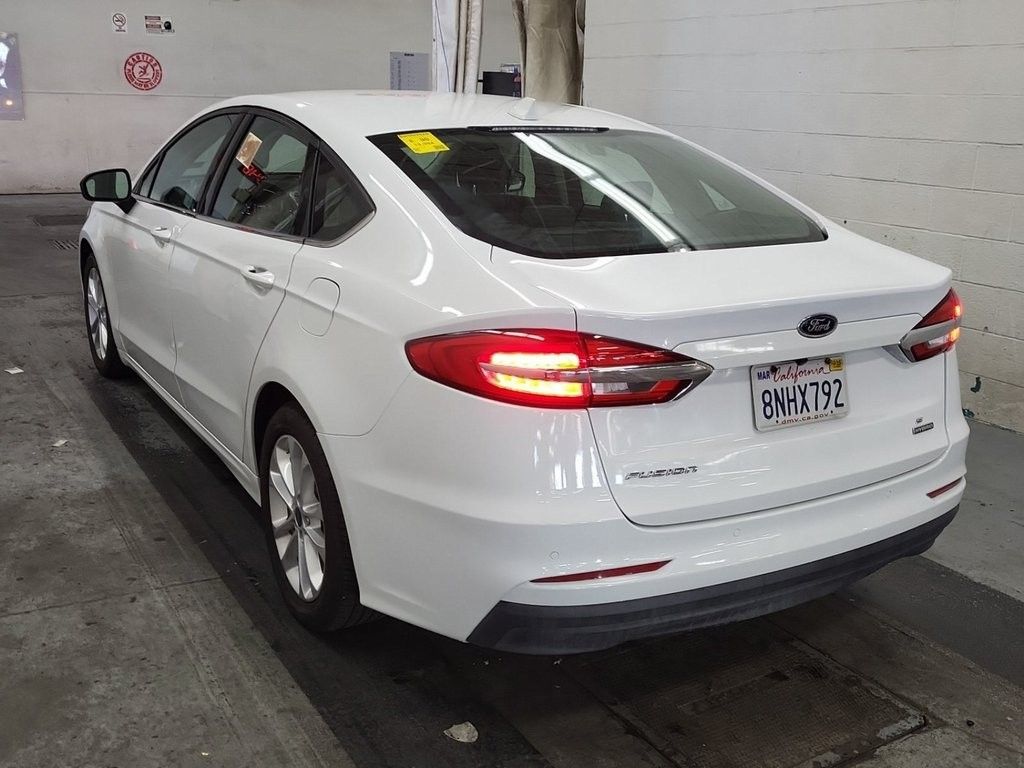2020 Ford Fusion Hybrid SE photo 4