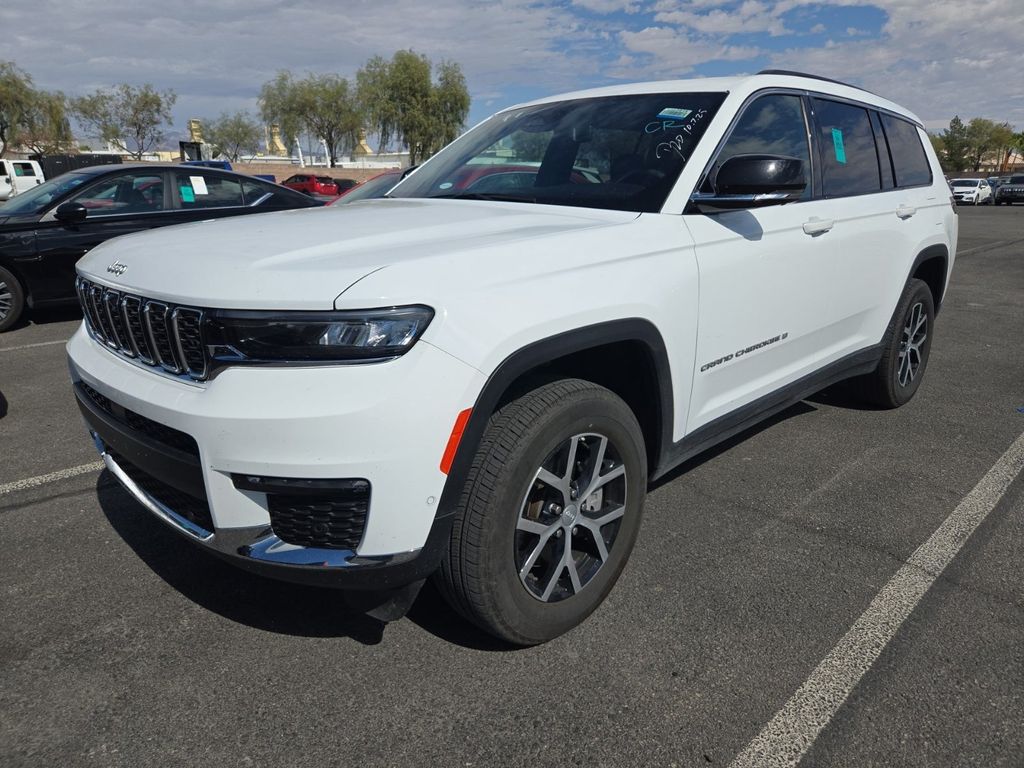 2024 Jeep Grand Cherokee Limited photo 2