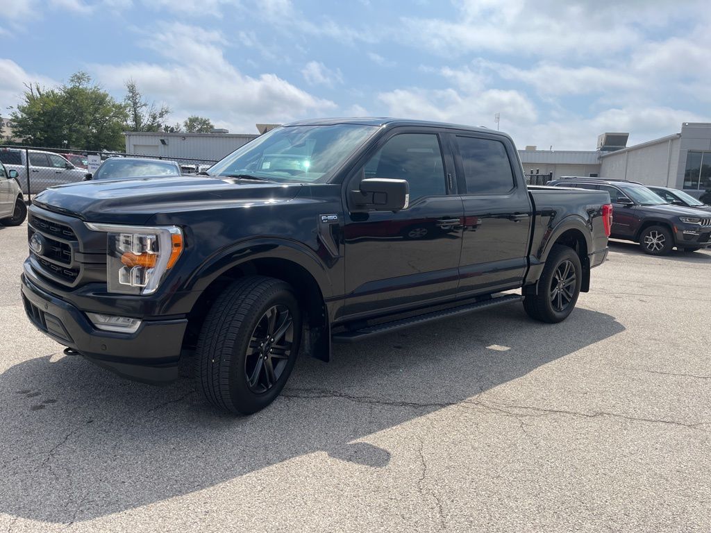 2021 Ford F-150 XLT photo 3