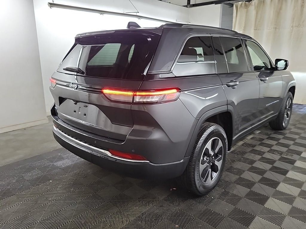 2023 Jeep Grand Cherokee 4xe photo 4