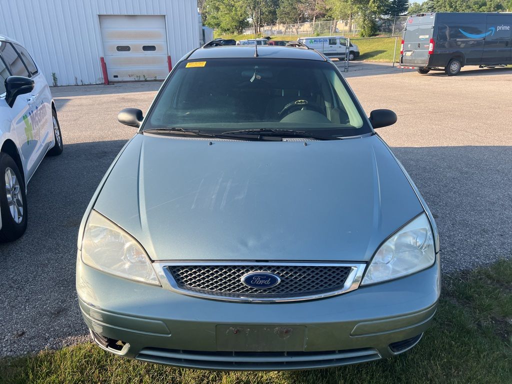 2005 Ford Focus ZXW photo 2