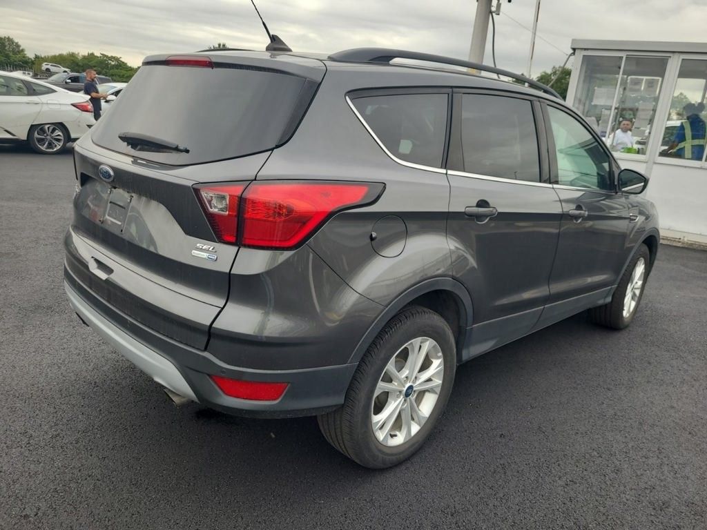 2019 Ford Escape SEL photo 2