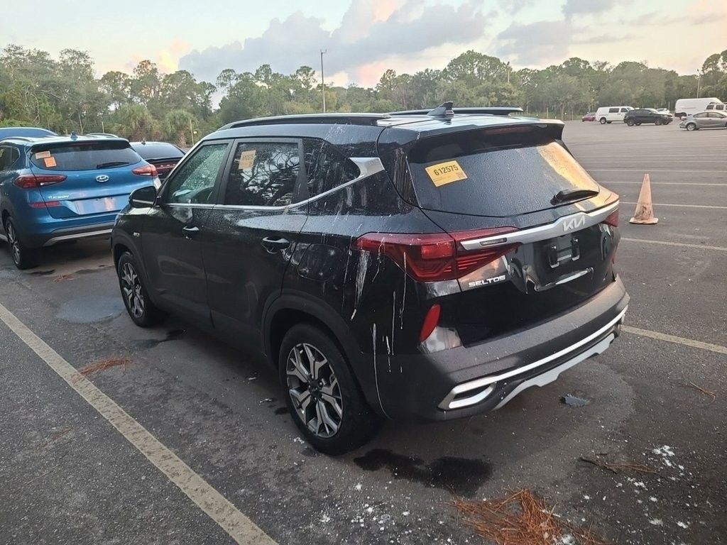 2022 Kia Seltos EX photo 4