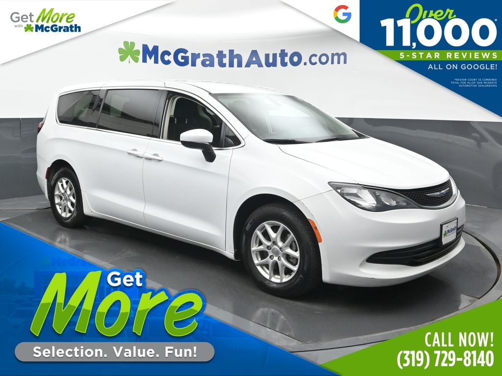 2020 Chrysler Voyager LX's photo