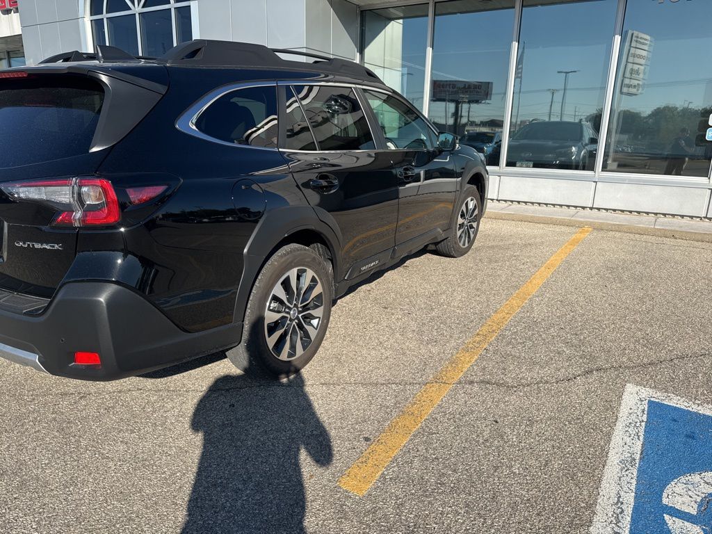 2025 Subaru Outback Limited photo 3
