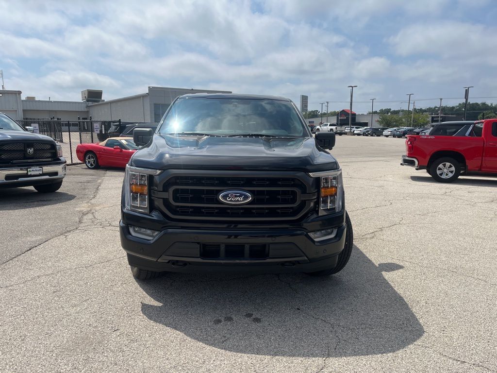 2021 Ford F-150 XLT photo 2