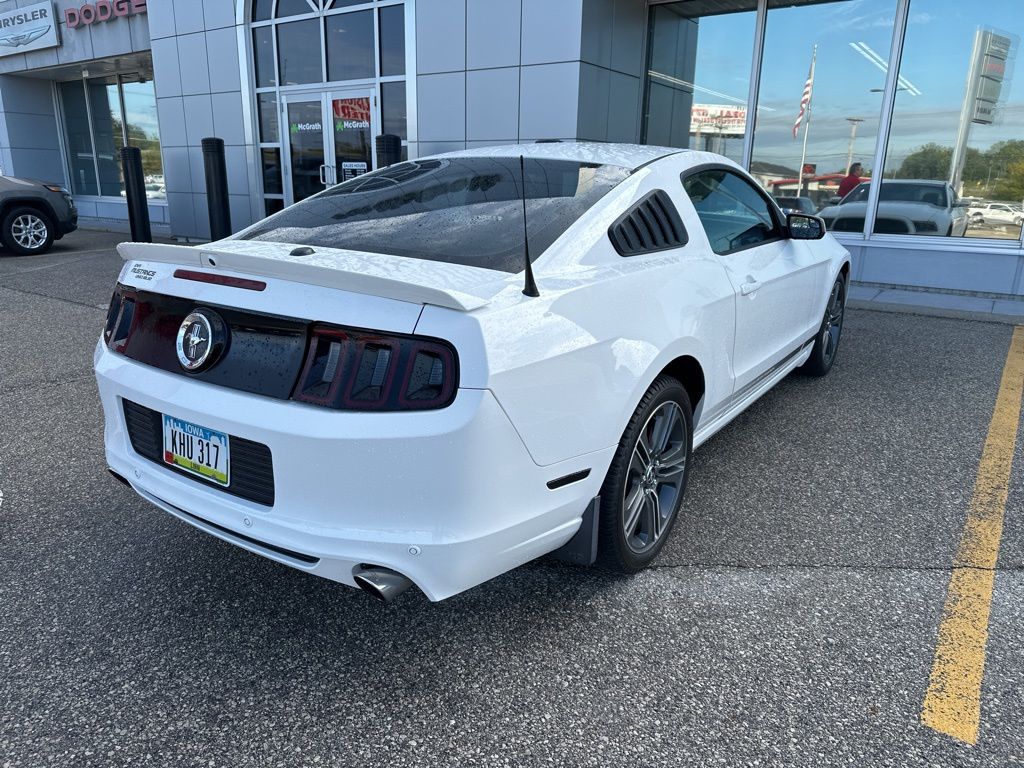 2013 Ford Mustang V6 Premium photo 4
