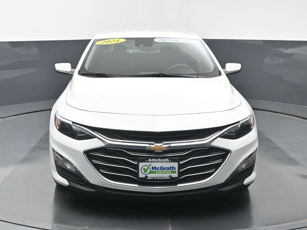 2024 Chevrolet Malibu 1LT photo 3