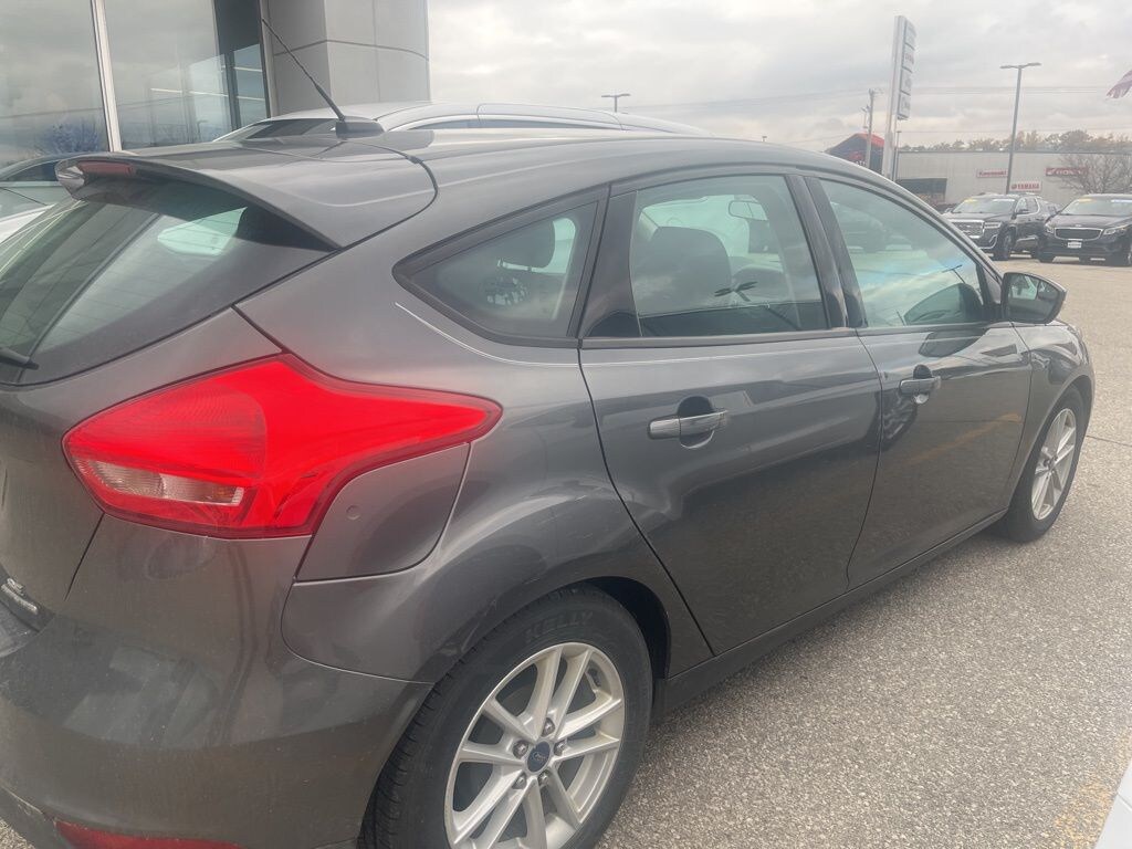 Used 2016 Ford Focus SE Hatchback