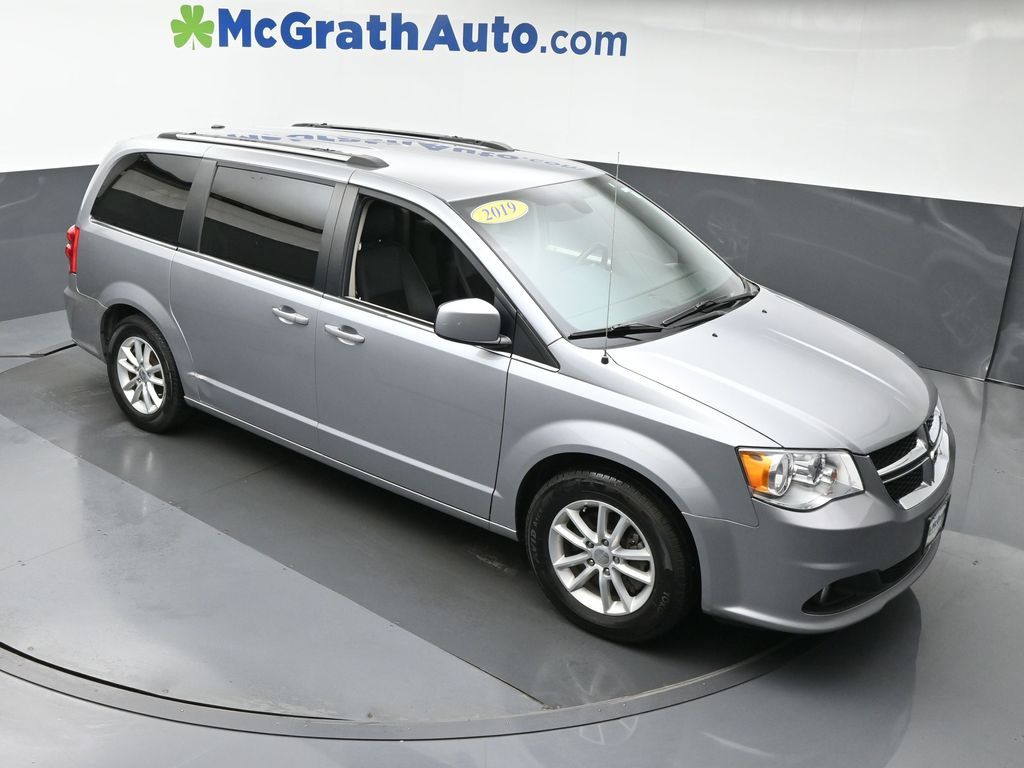 Used 2019 Dodge Grand Caravan SXT with VIN 2C4RDGCG5KR620056 for sale in Cedar Rapids, IA