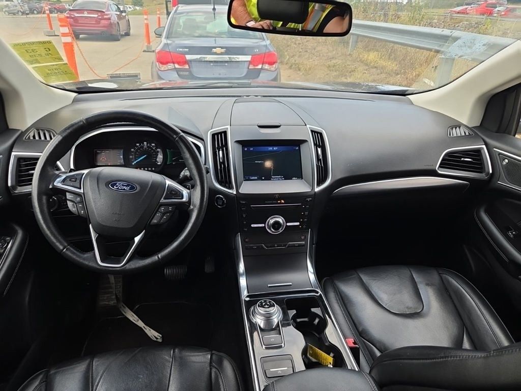 2019 Ford Edge Titanium photo 3