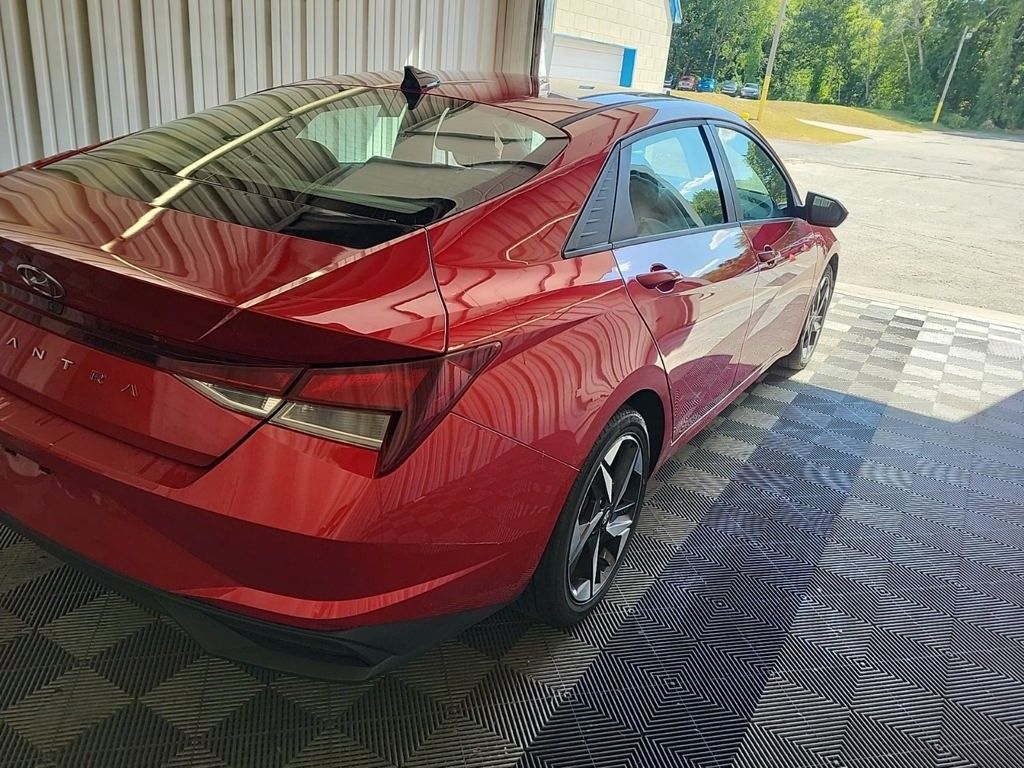 2023 Hyundai Elantra SEL Convenience photo 4