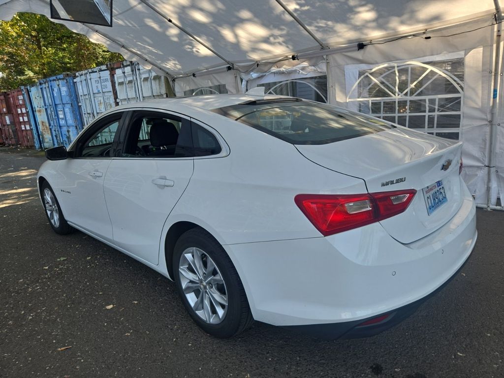 2024 Chevrolet Malibu 1LT photo 3