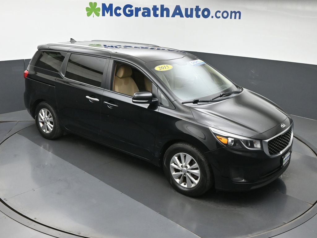 2015 Kia Sedona LX photo 2