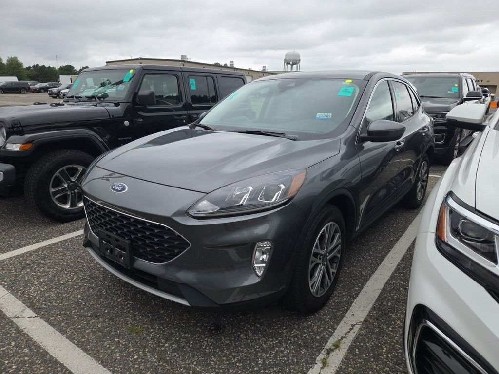 2022 Ford Escape SEL photo 2