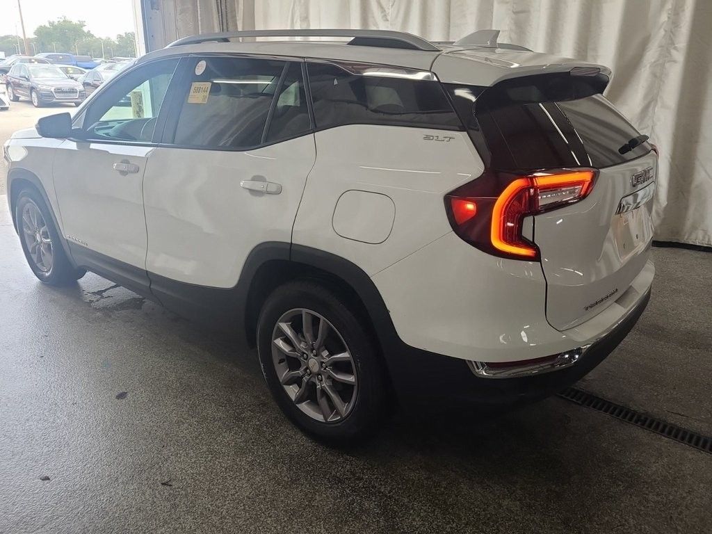 2023 Gmc Terrain SLT photo 3