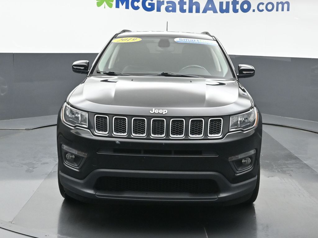 2019 Jeep Compass Latitude photo 2