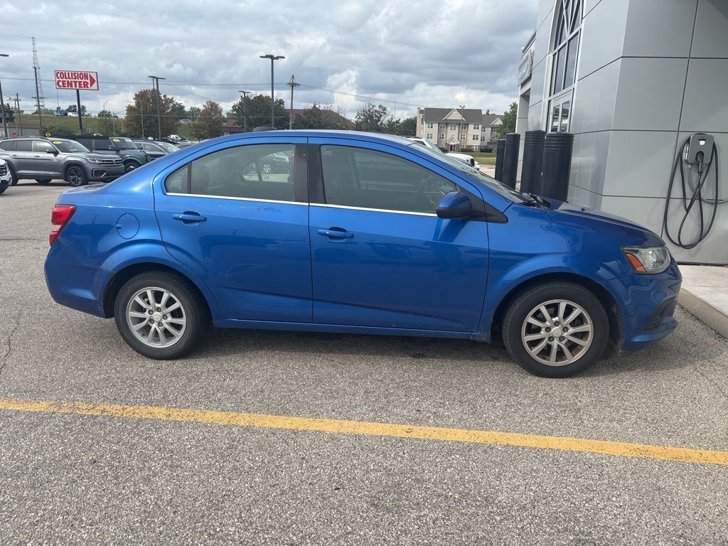 2017 Chevrolet Sonic LT photo 2