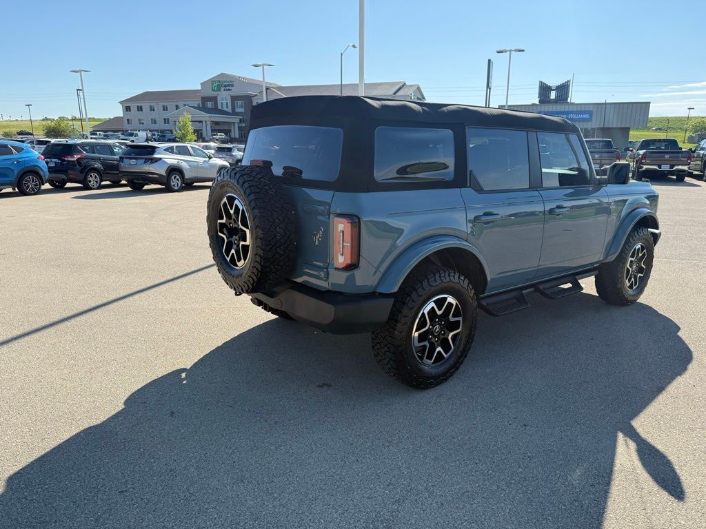 2023 Ford Bronco Outer Banks photo 3