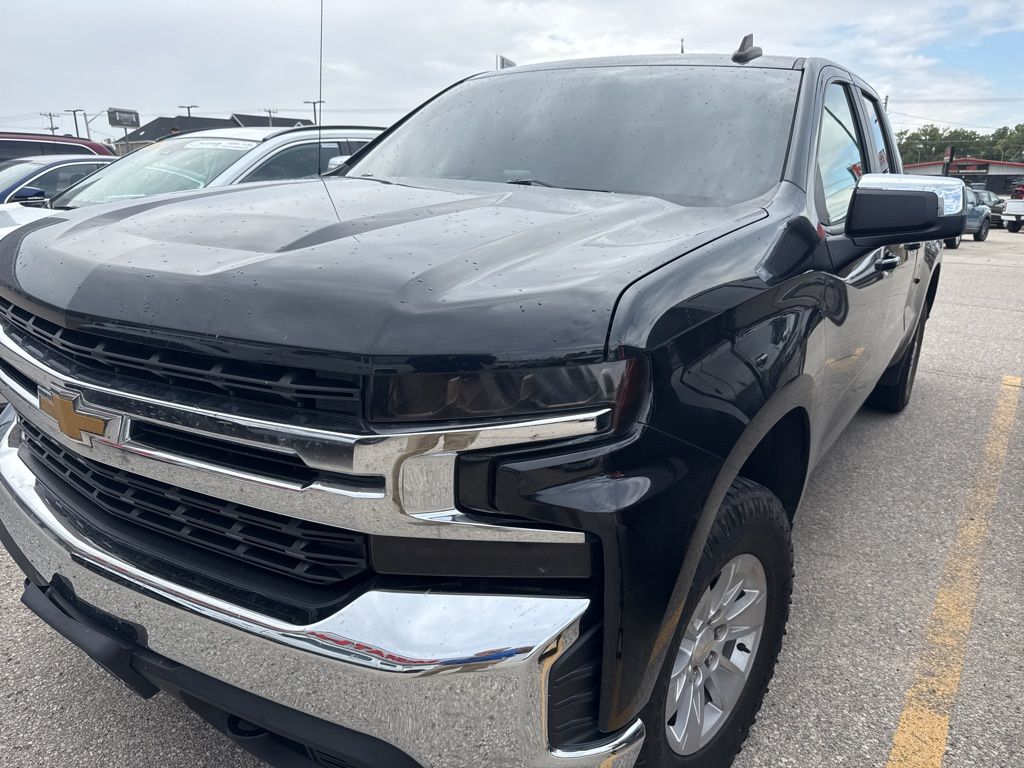 2020 Chevrolet Silverado 1500 LT photo 2