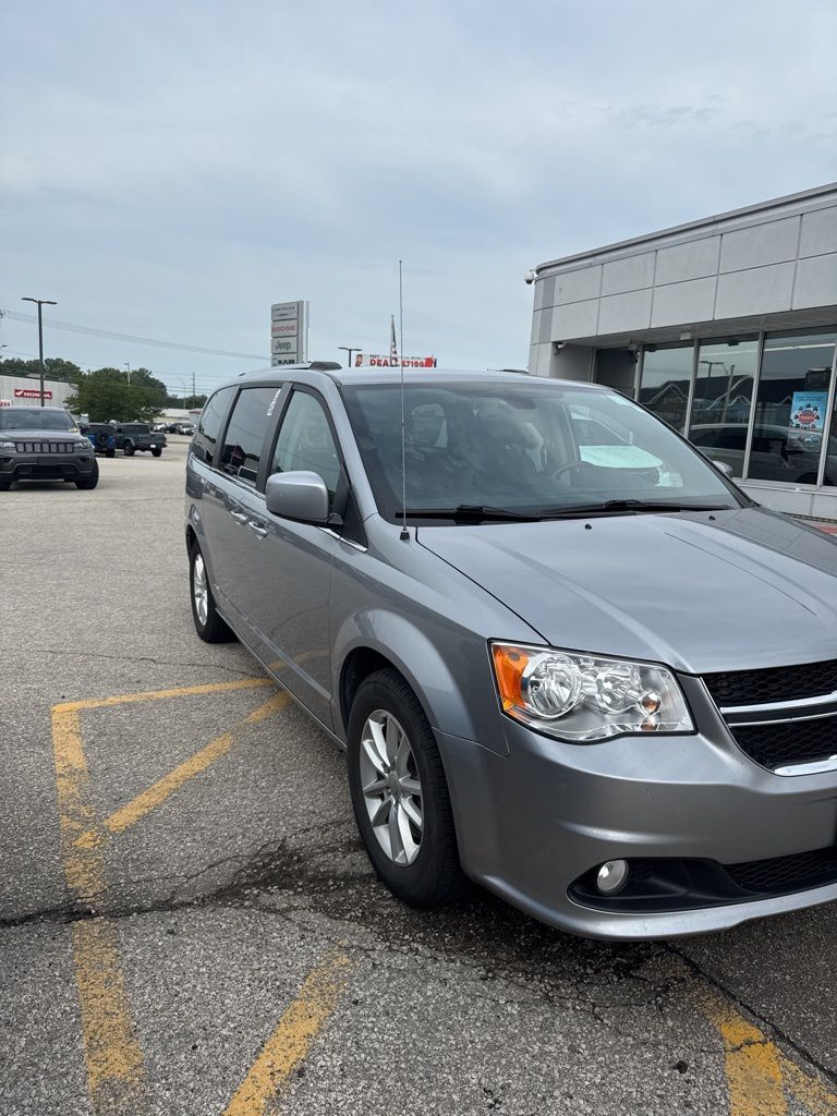 2019 Dodge Grand Caravan SXT photo 2