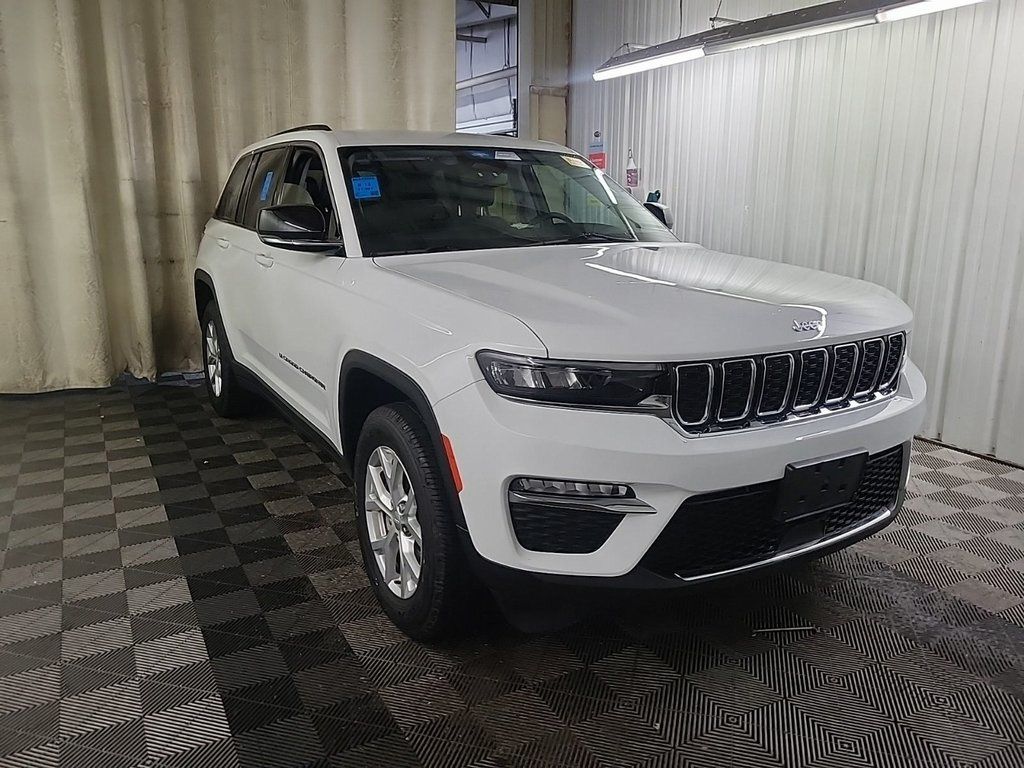 2023 Jeep Grand Cherokee Limited photo 2