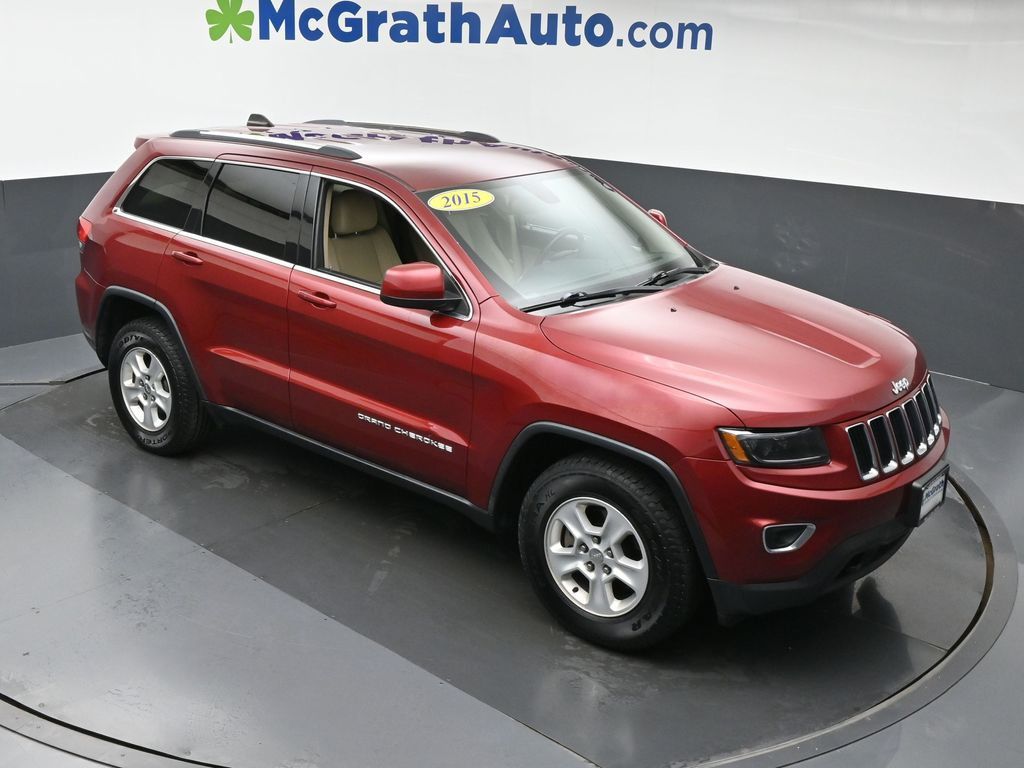 Used 2015 Jeep Grand Cherokee Laredo E with VIN 1C4RJFAG5FC663087 for sale in Cedar Rapids, IA