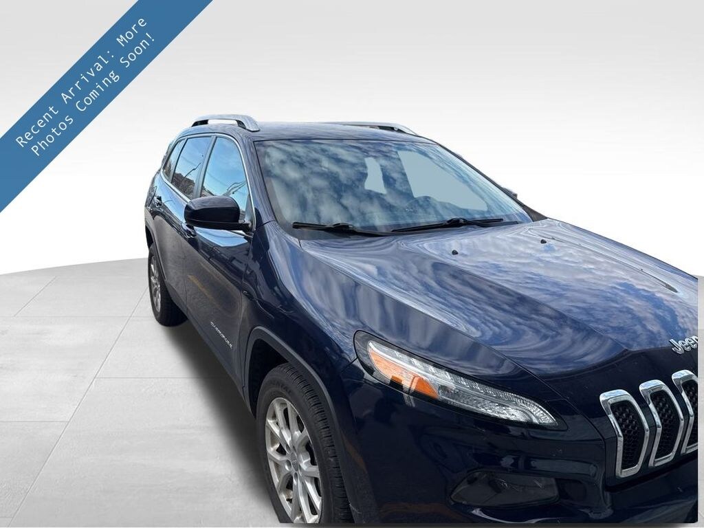 Used 2016 Jeep Cherokee Latitude SUV