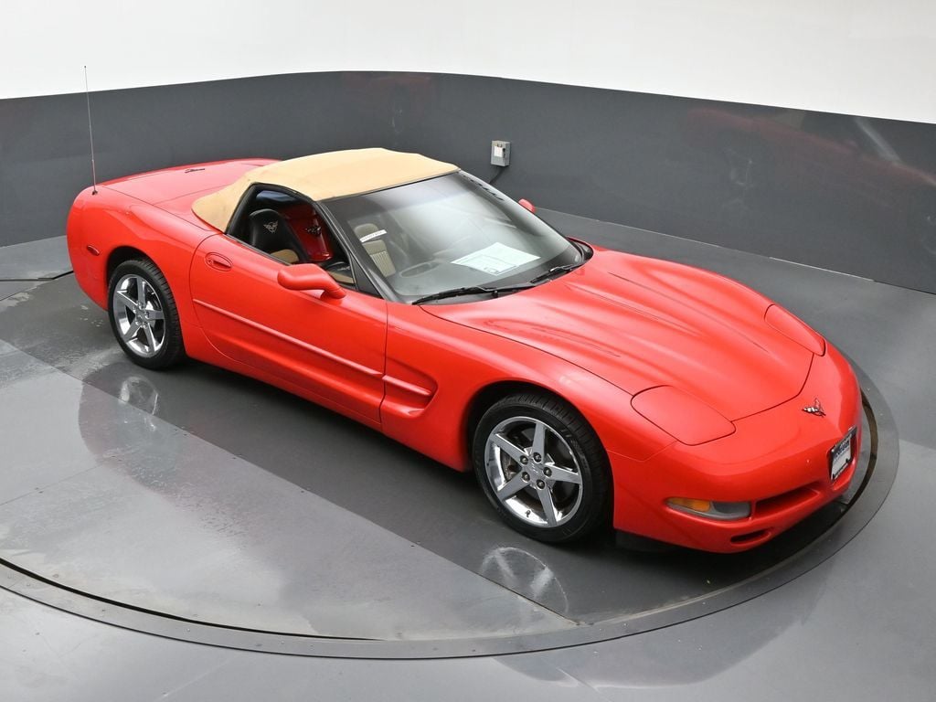 Used 1998 Chevrolet Corvette Base with VIN 1G1YY32G4W5111582 for sale in Cedar Rapids, IA