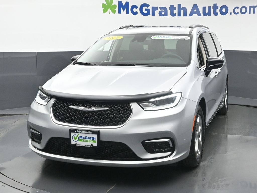Used 2024 Chrysler Pacifica Limited Minivan/Van