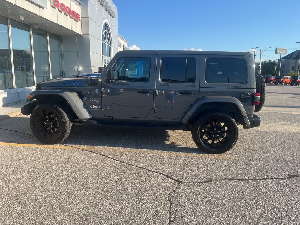 2022 Jeep Wrangler Unlimited Sahara 4xe photo 3