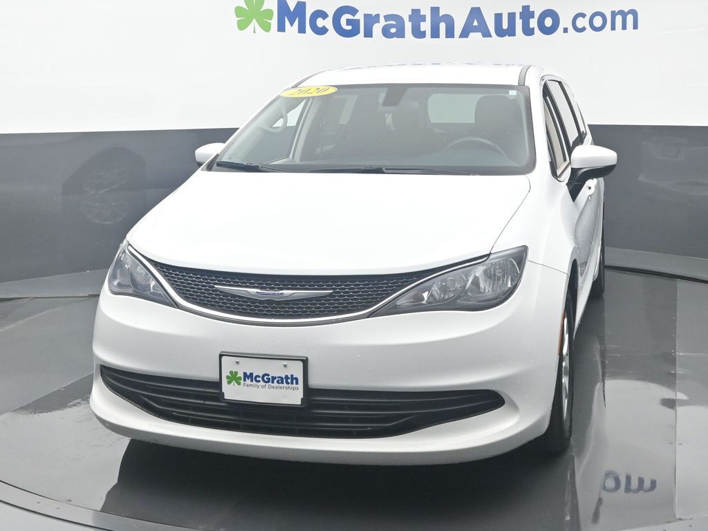 2020 Chrysler Voyager LX photo 4