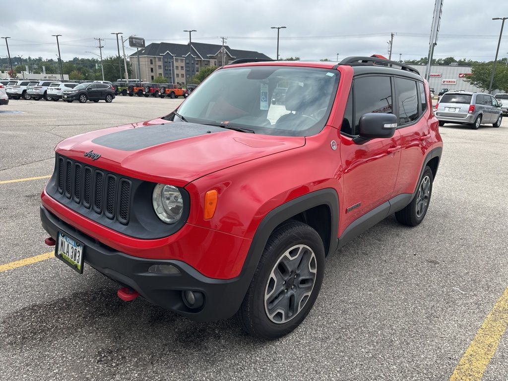2016 Jeep Renegade Trailhawk photo 2