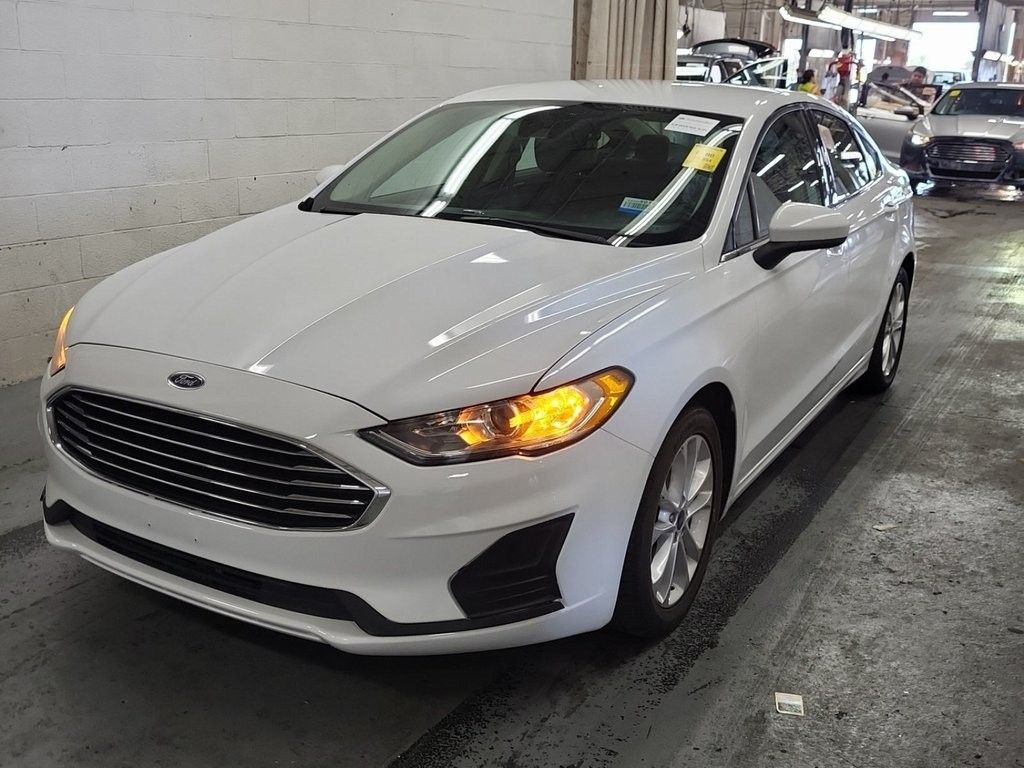2020 Ford Fusion Hybrid SE photo 2