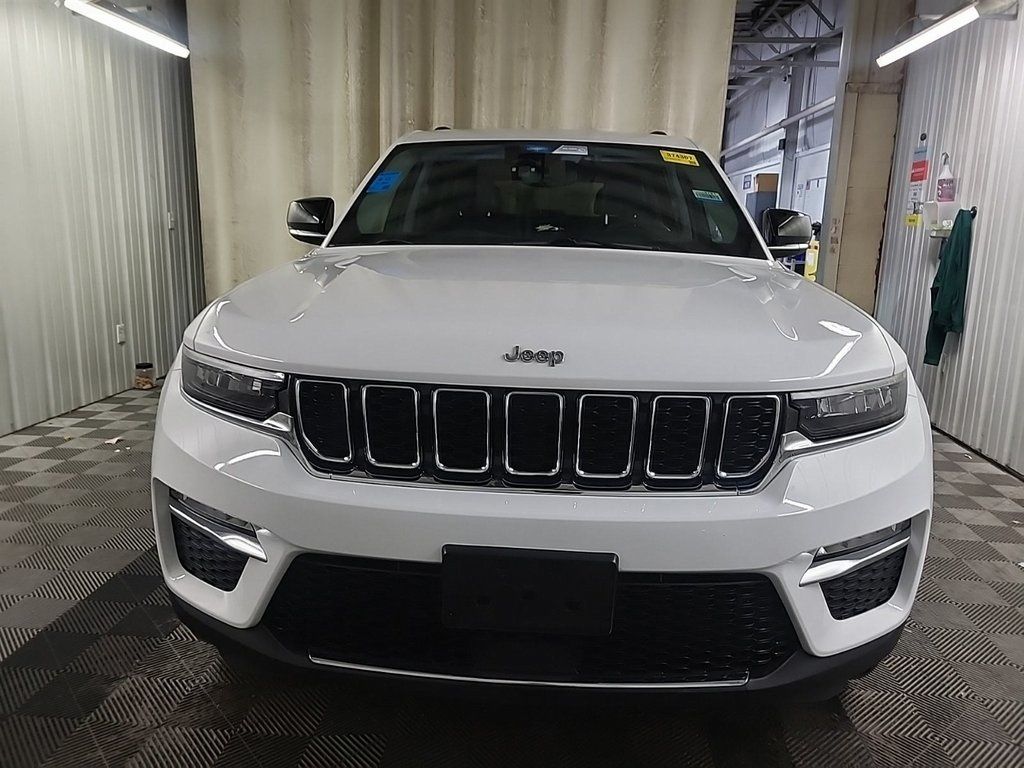 2023 Jeep Grand Cherokee Limited photo 3