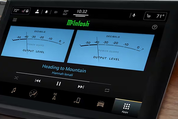 Jeep Cherokee infotainment showing McIntosh sound levels