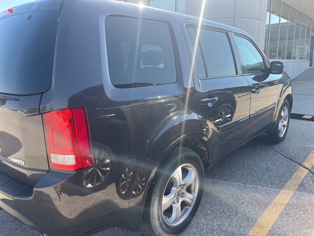 2015 Honda Pilot EX-L photo 2