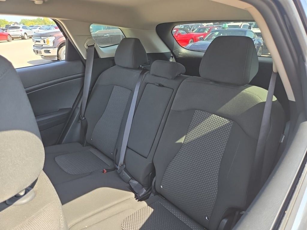 2024 Kia Sportage LX photo 2