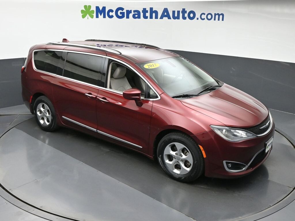 Used 2017 Chrysler Pacifica Touring L Plus Minivan/Van