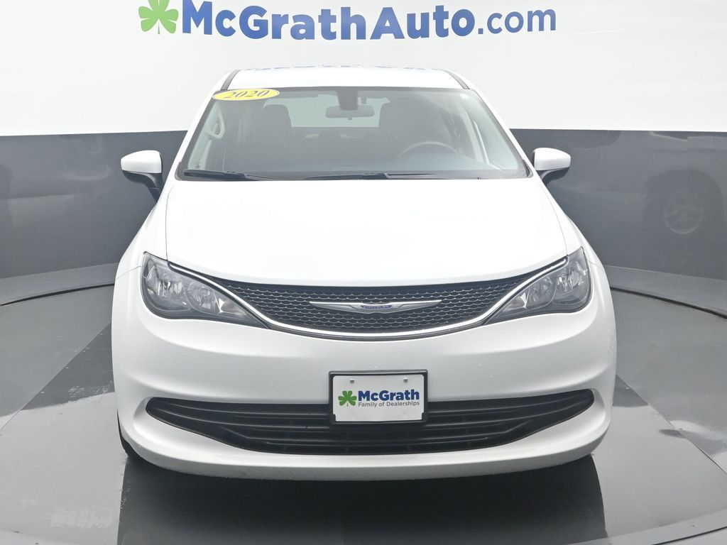 2020 Chrysler Voyager LX photo 3