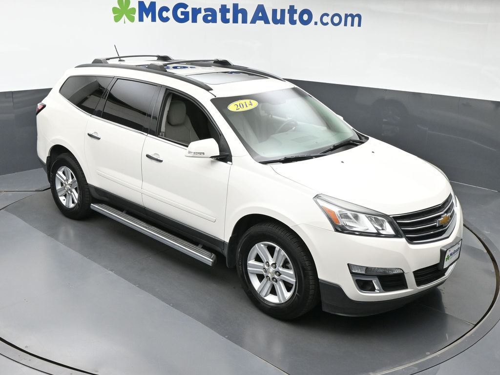 Used 2014 Chevrolet Traverse 2LT with VIN 1GNKVHKDXEJ282911 for sale in Cedar Rapids, IA