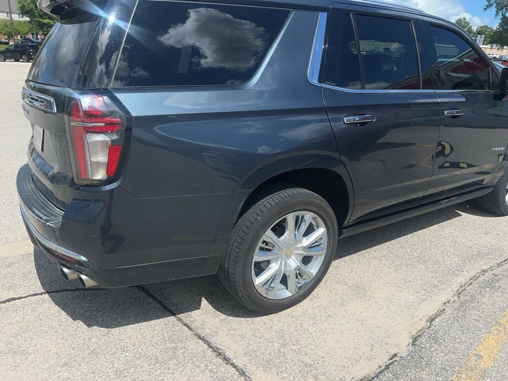 2021 Chevrolet Tahoe High Country photo 3