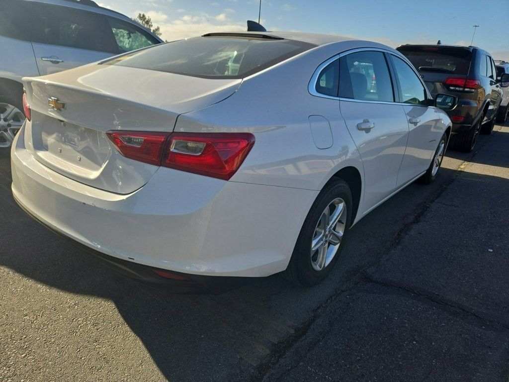 2019 Chevrolet Malibu LS photo 4