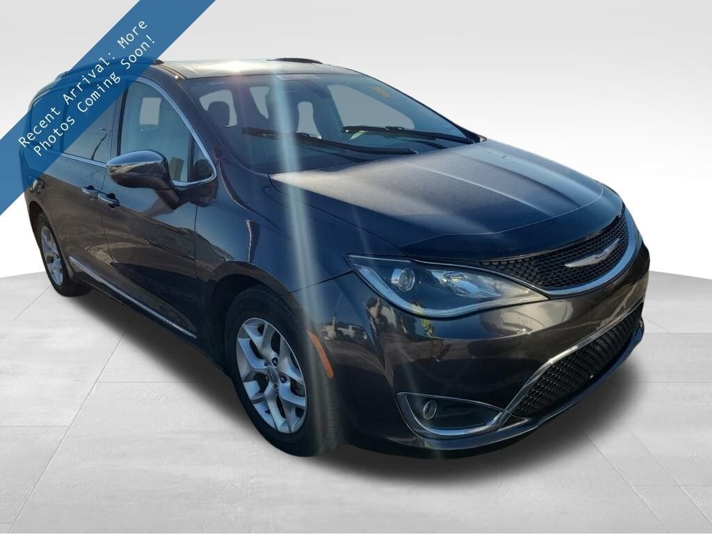 Used 2020 Chrysler Pacifica Limited Minivan/Van